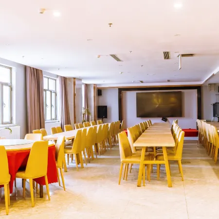 Wujiaqu Western Region Cultural Tourism Hotel