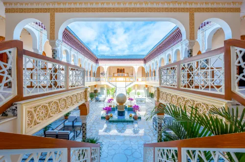 KASHI MOCHI·SEMAN YUENING RESORT HOTEL