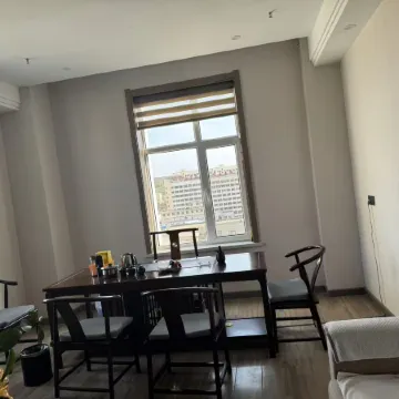 Ruishiting Shangpin Hotel (Kongtong District South Gate Shizi)