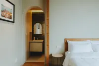 Shijian Hotel (Huoju 8th Street International Coastal Baths) Отели рядом с достопримечательностью «Остров Сяоши»