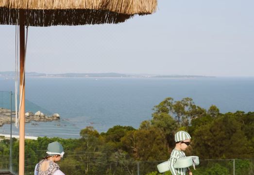 피오니 인터내셔널 호텔 주변 편의시설