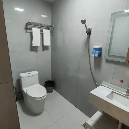 168 Youke Express Hotel (Huanghua International Airport) Отели в г. Чаншасянь