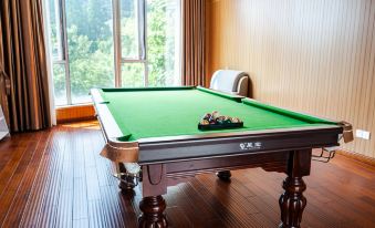 Macheng Guifengshan Hongbin Holiday Hotel