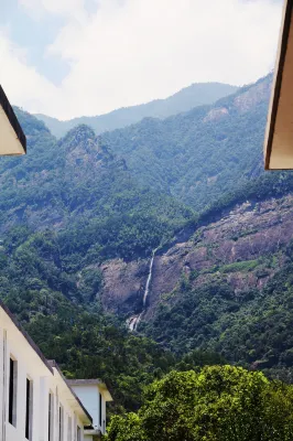 廬山瀑布樓民宿(秀峰風景區店) 秀峰附近的飯店