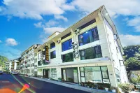 Shennongjia Mountain and City Hotel Hotels near Xiangxi Yuan