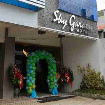 Sky Garden Hotel by RedDoorz Hotel Exterior