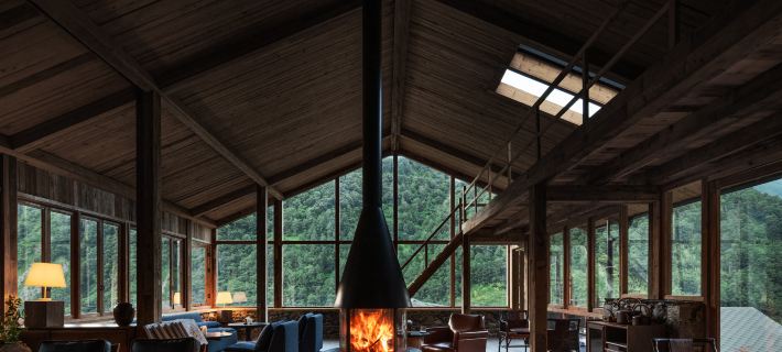Under the Tree · Art Hot Spring Homestay Hotel a Luding