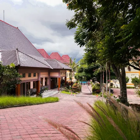 Tripletree Ciptaningati Culture Hotel