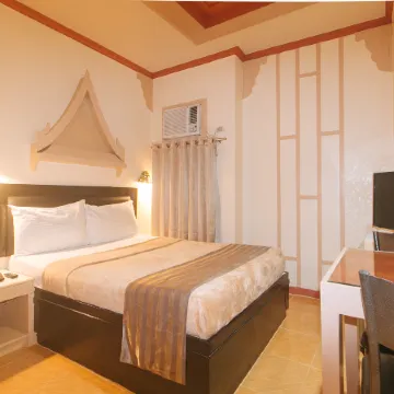 Urban Travellers Hotel by RedDoorz