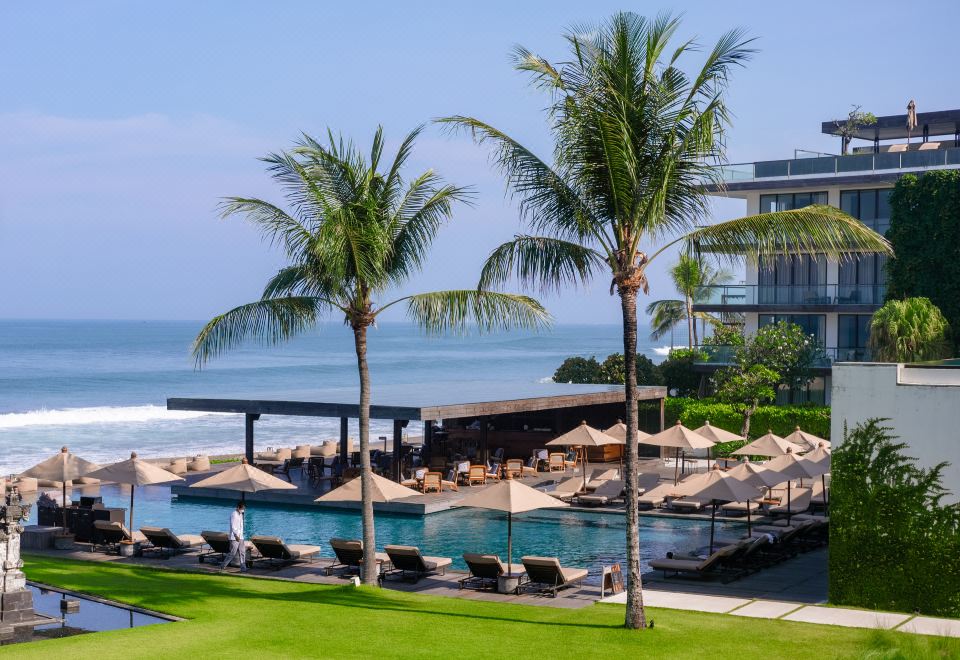 알릴라 스미냑의 4개 야외 수영장 중 하나