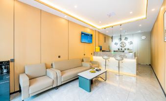 Left Bank Hotel (Hankou City Square Xingye Road Subway Station)