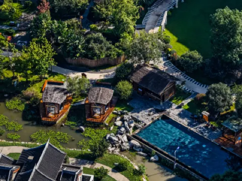 Emei Mountain ROYAL·Yuzquan Bay Hot Spring Hotel Hotels near Emeishan Railway Station