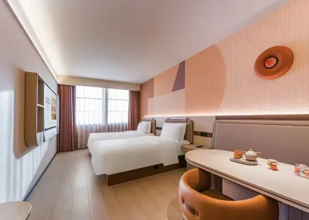 Juice Hotel (Jin Qiao Road Subway Station Branch, Shanghai) Отели рядом с достопримечательностью «ChaoYnnAn Buddhist Nunnery»