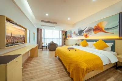 悅漫雲庭SkyBay丨海玻藝廊·濱海假日公寓（金灣海泉灣店） 孖髻山附近的飯店