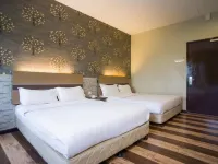 Swing & Pillows - Sky Star, KLIA 1 KLIA 2, Sepang Hotels near Southville City