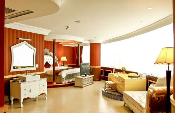 鞍山熹盈假日酒店