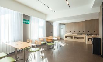 Xingmenghao Hotel (Lingfeng Square)