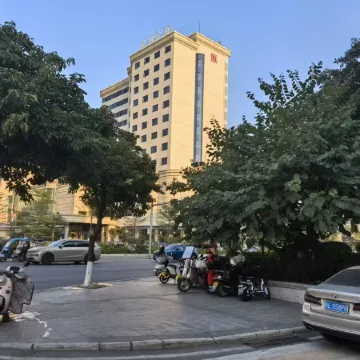 Xinfeng Shuanghui Business Hotel