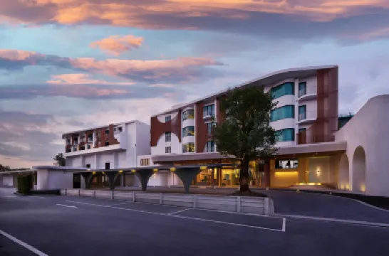 Phetara Hotel Mahachai by PCL 朗庫魯寺附近的飯店