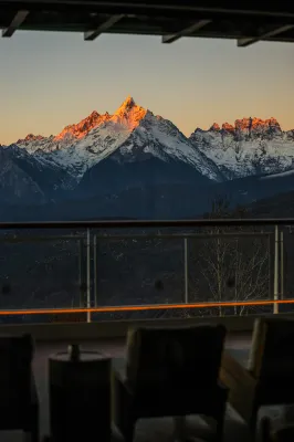 LOSTVILLA(Deqin Meri Snow Mountain)