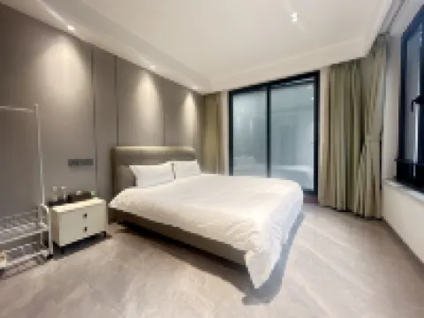 Qingyuan Miaoleiwu Villa (Hudiewan Happy Water World)