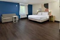 Spark by Hilton Dallas Medical District Love Field - Airport Shuttle