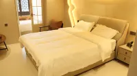 Qianfu Homestay (Huize Ancient Town)