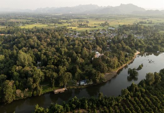 콤사에드 리버 콰이 리조트 야외 시설