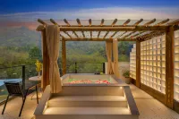 Zhuyiju Valley Hot Spring Resort (Gulongxia, Qingyuan) - Mountain view
