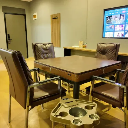 City Comfort Inn Hotel (Si County Xiguan Decoration City)