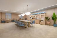 HanTing Hotel (Nyingchi Maoniu Square)