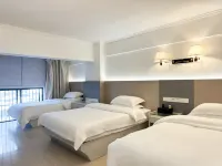 Wolong Hotel Lijiang