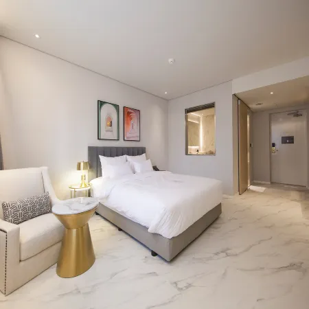 Londorner Hotel  New Port Yongwon