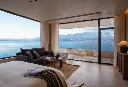 Chun and Sunset Seaview Vacation Villa