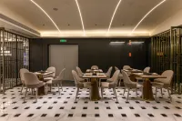 Lumen Gardens Art Hotel, Guang Yu · Hua Ting