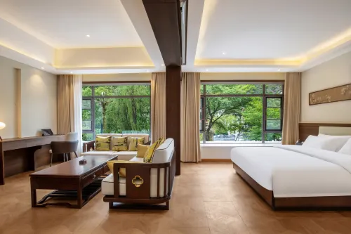 Songfeng Lanyue Hotel (Jiuzhaigou Scenic Area Tourist Center)