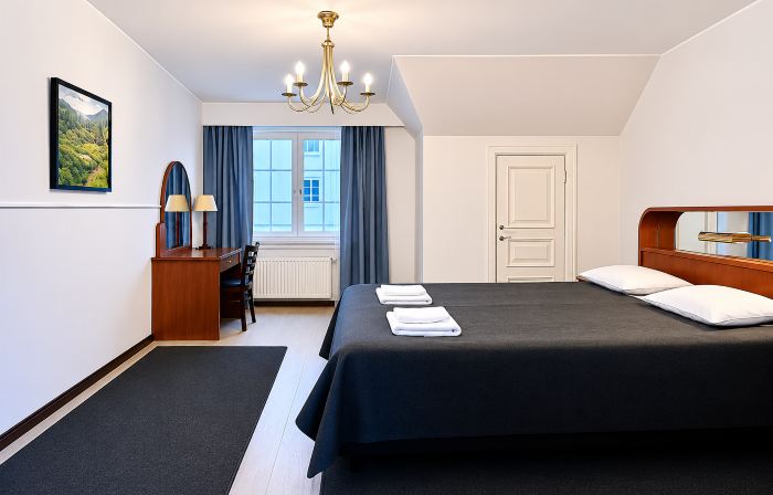 Senate Hotel