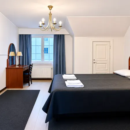 Senate Hotel