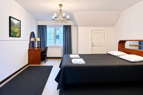 Senate Hotel