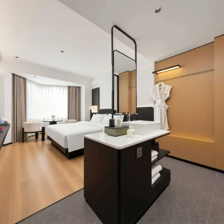 Lili Hotel (Kunming Old Street Nanping Pedestrian Street)