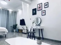 Yunqili Movie Homestay (Xianghu Zhongyue Plaza Juren City) - Lãng mạn