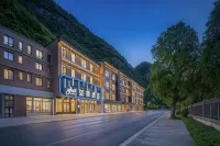 Homeinn · neo (Jiuzhaigou Scenic Area Tourist Center) Hotels in 