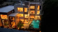 Samudhra Beach Villa,Mahabalipuram- Sea view, Pool & Lawn - Beach