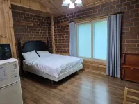 Hwayang Hwangto Village - 2 ดาว