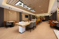 Park Hotel (Datong South Station Wanda Plaza) - Balcony
