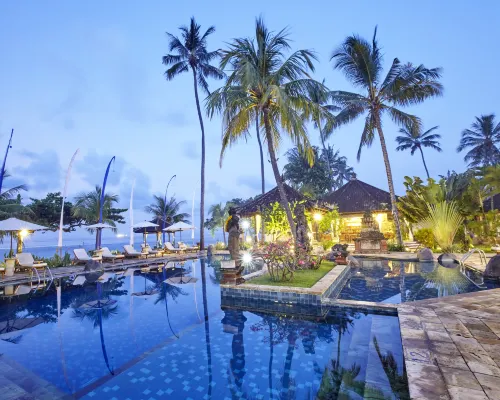 ปูริบากุส จันดิดาซา โรงแรมใกล้หาดโซสโร