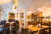 Central Mansions Serviced Apartments - Condos