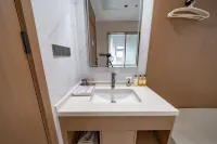 ZHONGJUN中駿飯店（清遠廣清大道清城站店） - 停車場