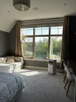 Nature Home Near Downtown and 17th Avenue - Hot Tub