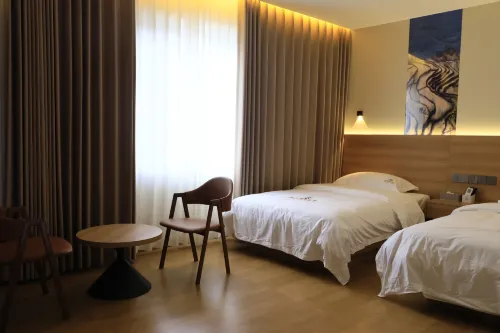 Mojiang Zhuri Holiday Hotel - Park Yeri